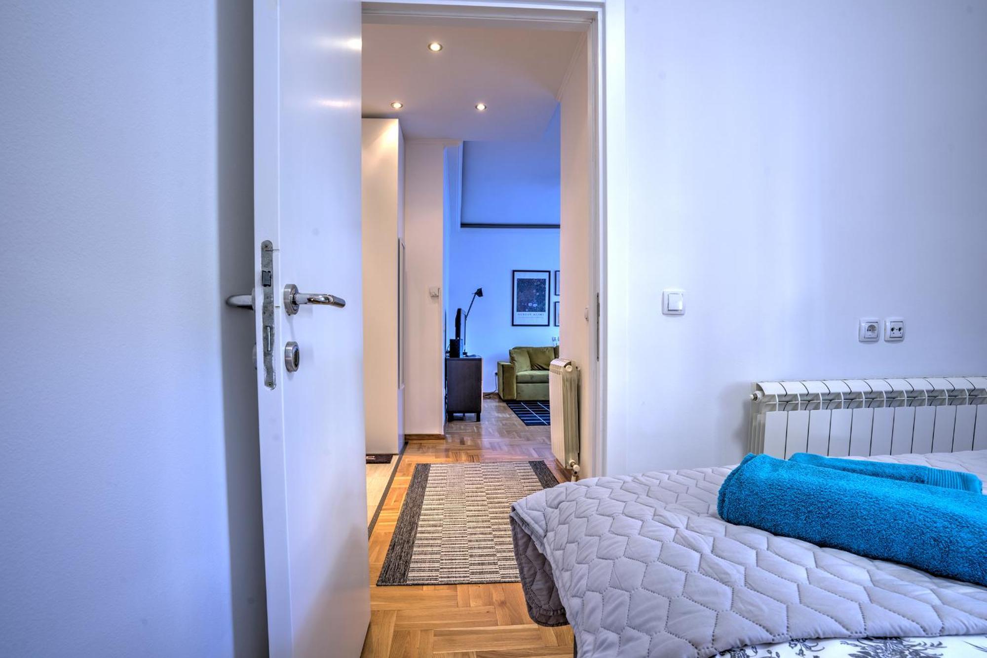 Center Modern Apartment *