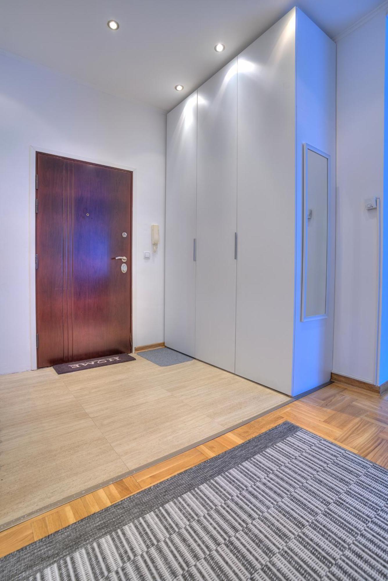Center Modern Apartment *