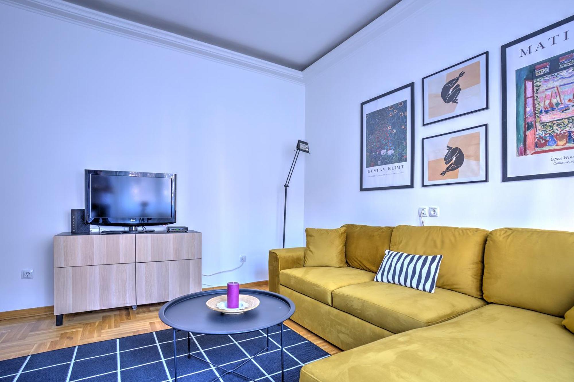 Center Modern Apartment *